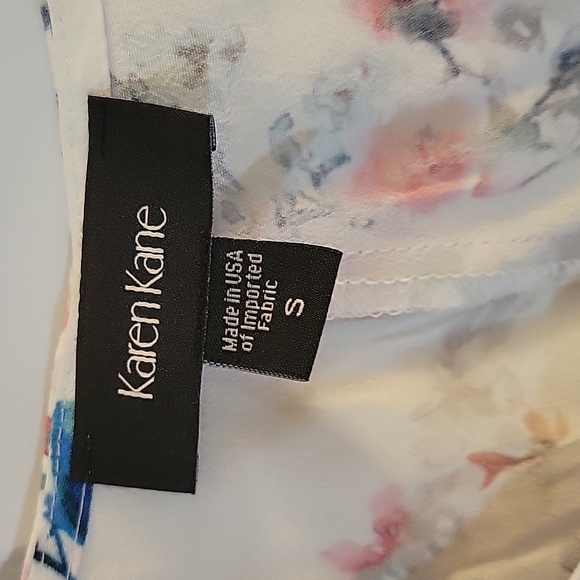 Karen Kane Pink and White Floral Cold Shoulder Top Small - Picture 2 of 5